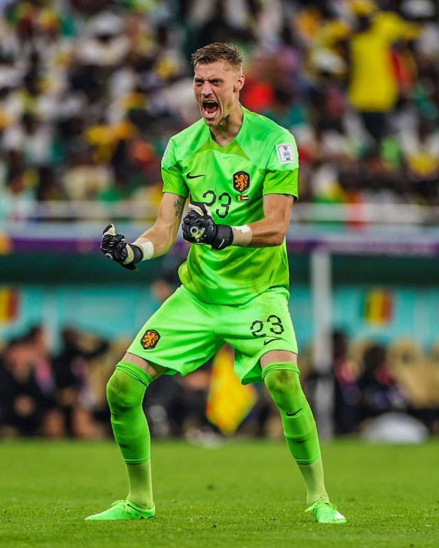 必一运动全站app-范加尔挖掘荷兰励志门神，曾被黑手党勒索失业半年