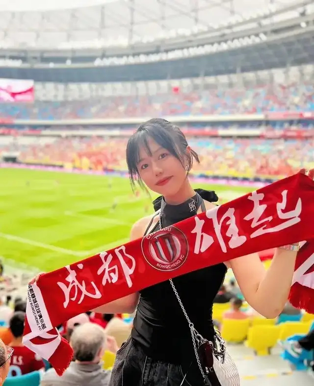 必一运动网页版-中超16强巡礼·成都蓉城：千载难逢良机，川军创造历史？|上海海港|上海申花|上海申花足球俱乐部|山东泰山|北京国安_新浪体育_新浪新闻