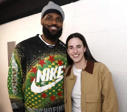 詹姆斯力挺克拉克：记得18岁被质疑的自己，我会100%支持她